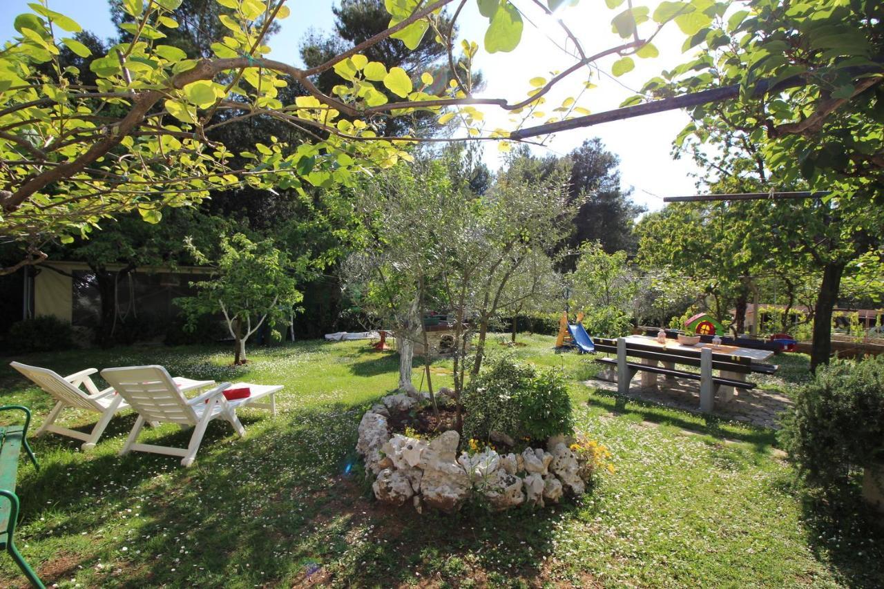 Modern Apartment Sabina With Nice Garden Πόρετς Εξωτερικό φωτογραφία