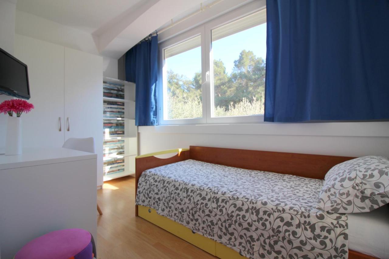 Modern Apartment Sabina With Nice Garden Πόρετς Εξωτερικό φωτογραφία