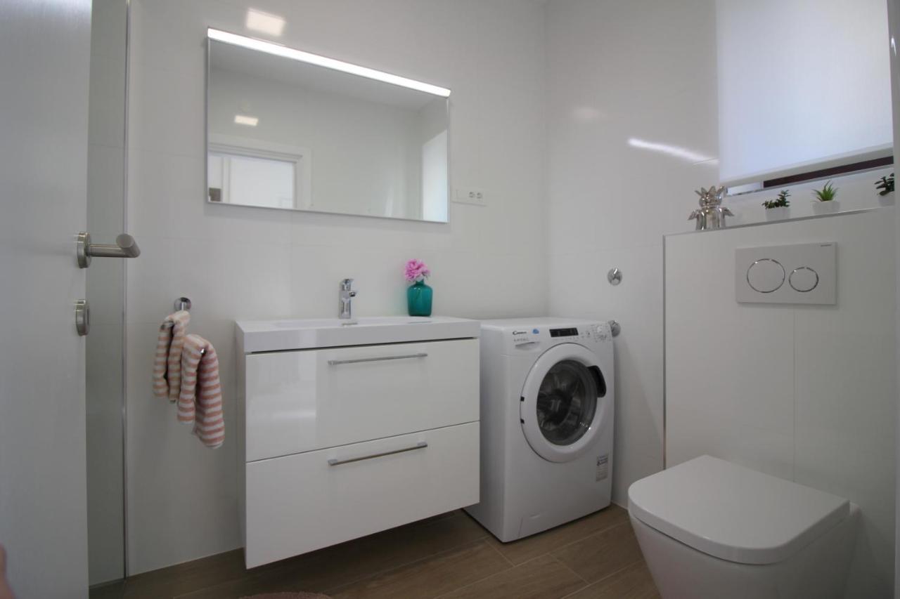 Modern Apartment Sabina With Nice Garden Πόρετς Εξωτερικό φωτογραφία