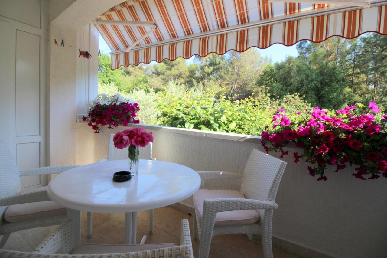 Modern Apartment Sabina With Nice Garden Πόρετς Εξωτερικό φωτογραφία