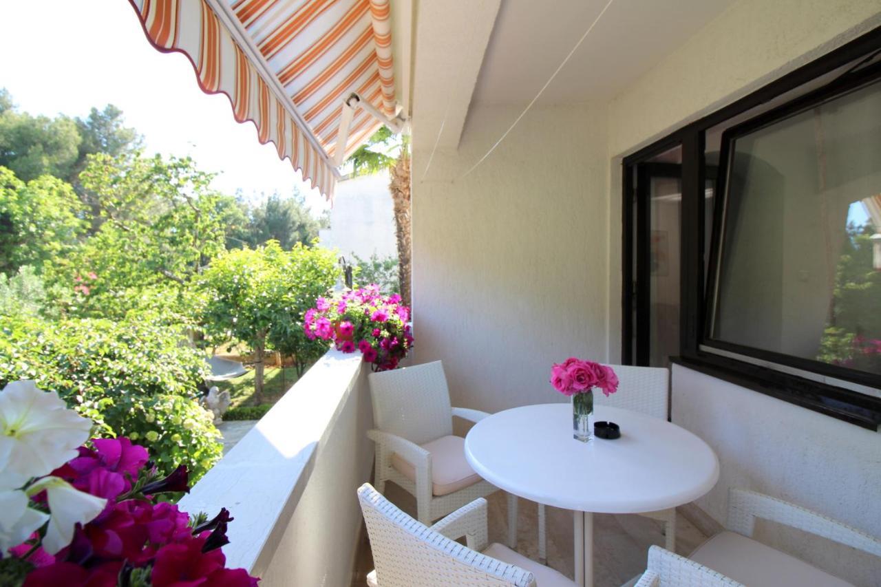 Modern Apartment Sabina With Nice Garden Πόρετς Εξωτερικό φωτογραφία